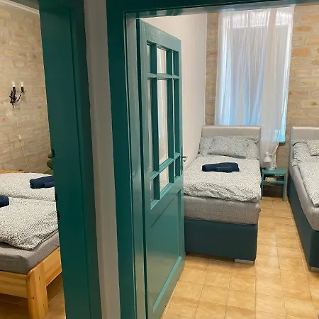 Balaton7 Apartmanhaz - Centrum * בדקסוניטומאי